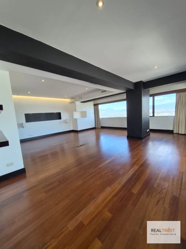 EN VENTA ESPECTACULAR PENTHOUSE - 3