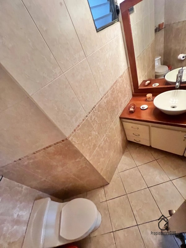 Apartamento amplio con balcones - 4