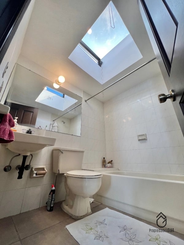Apartamento amplio con balcones - 3