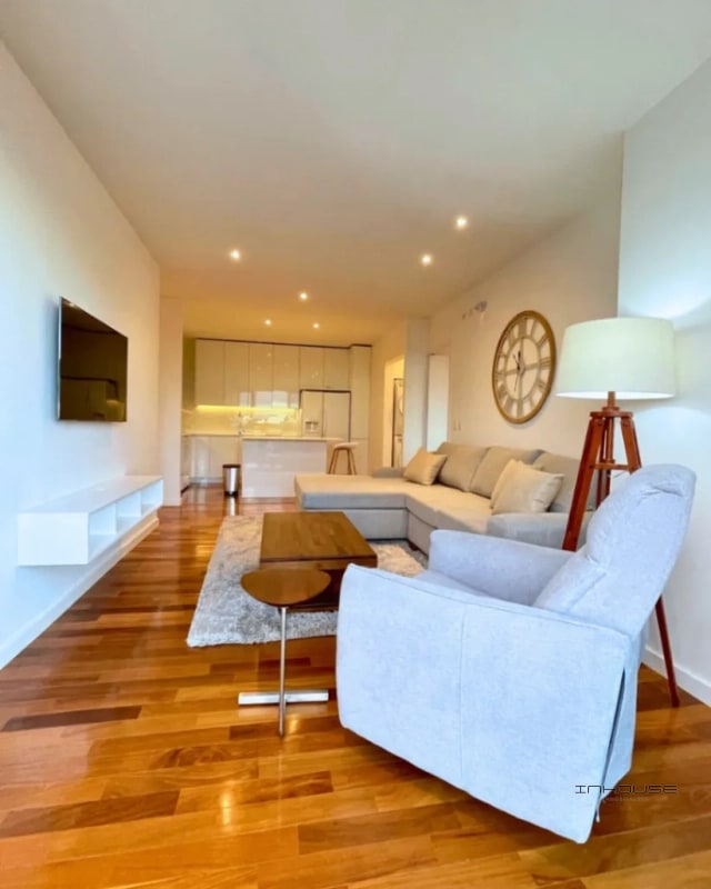 APARTAMENTO EN RENTA ZONA 10 AMUEBLADO FRENTE AL OBELISCO - 9