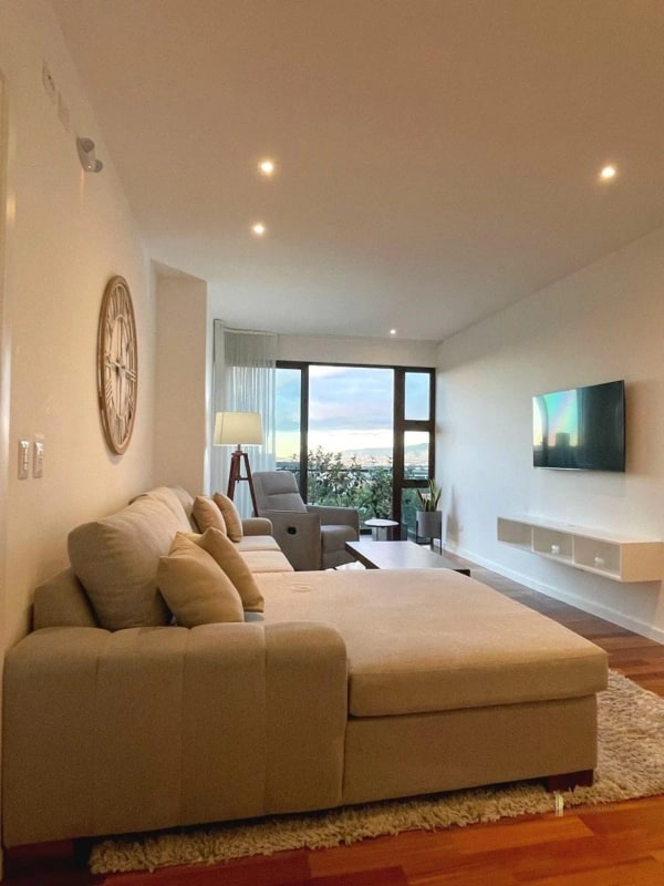APARTAMENTO AMUEBLADO EN ALQUILER – Edificio Lucca, Zona 10 - 1