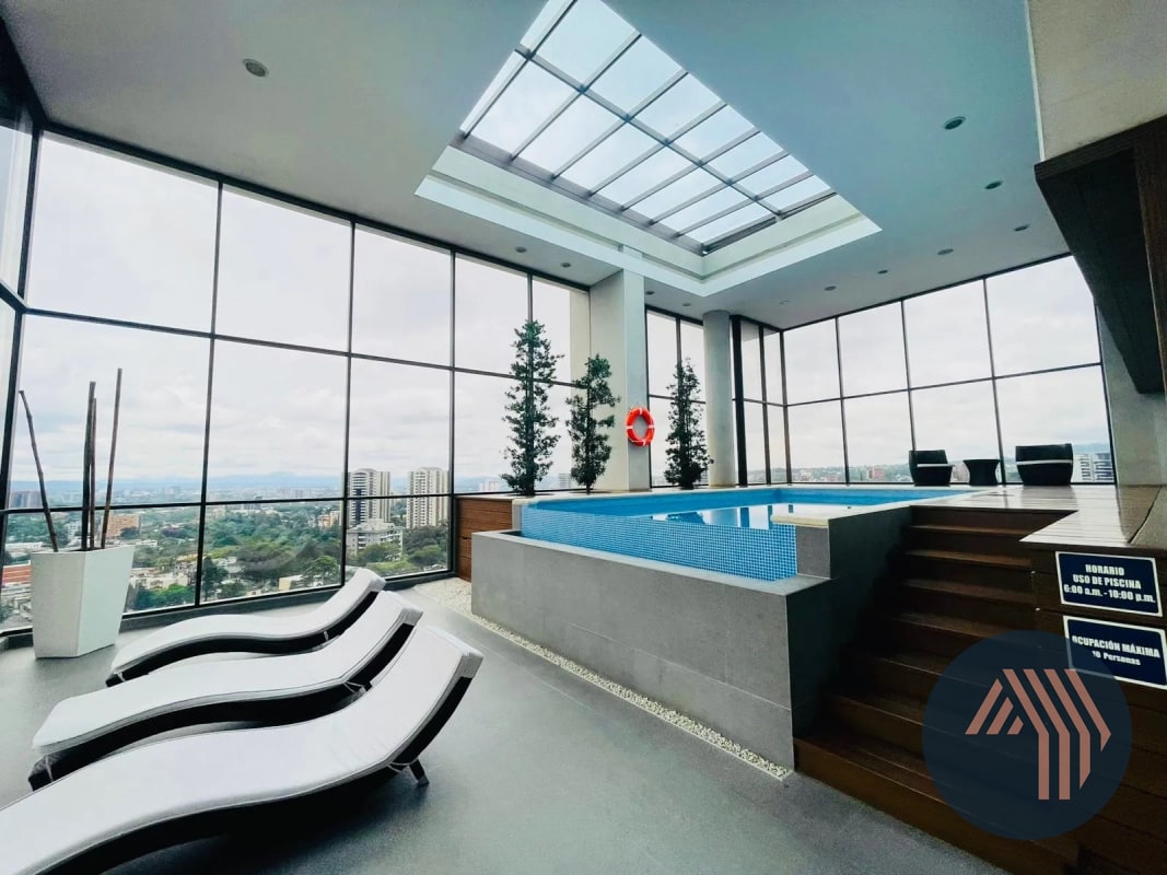 VENTA DE AMPLIO APARTAMENTO DE 2 NIVELES - VEINTI4, ZONA 10 - 11