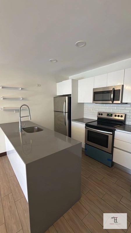 Rento Apartamento de 2 dormitorios en zona 15 VH2 - 1
