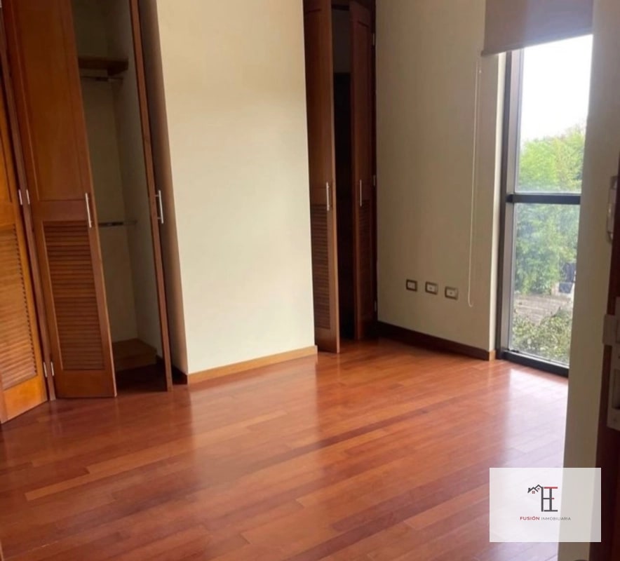 Vendo / Rento apartamento en Tarragona Zona 15 Vista Hermosa 1 - 5
