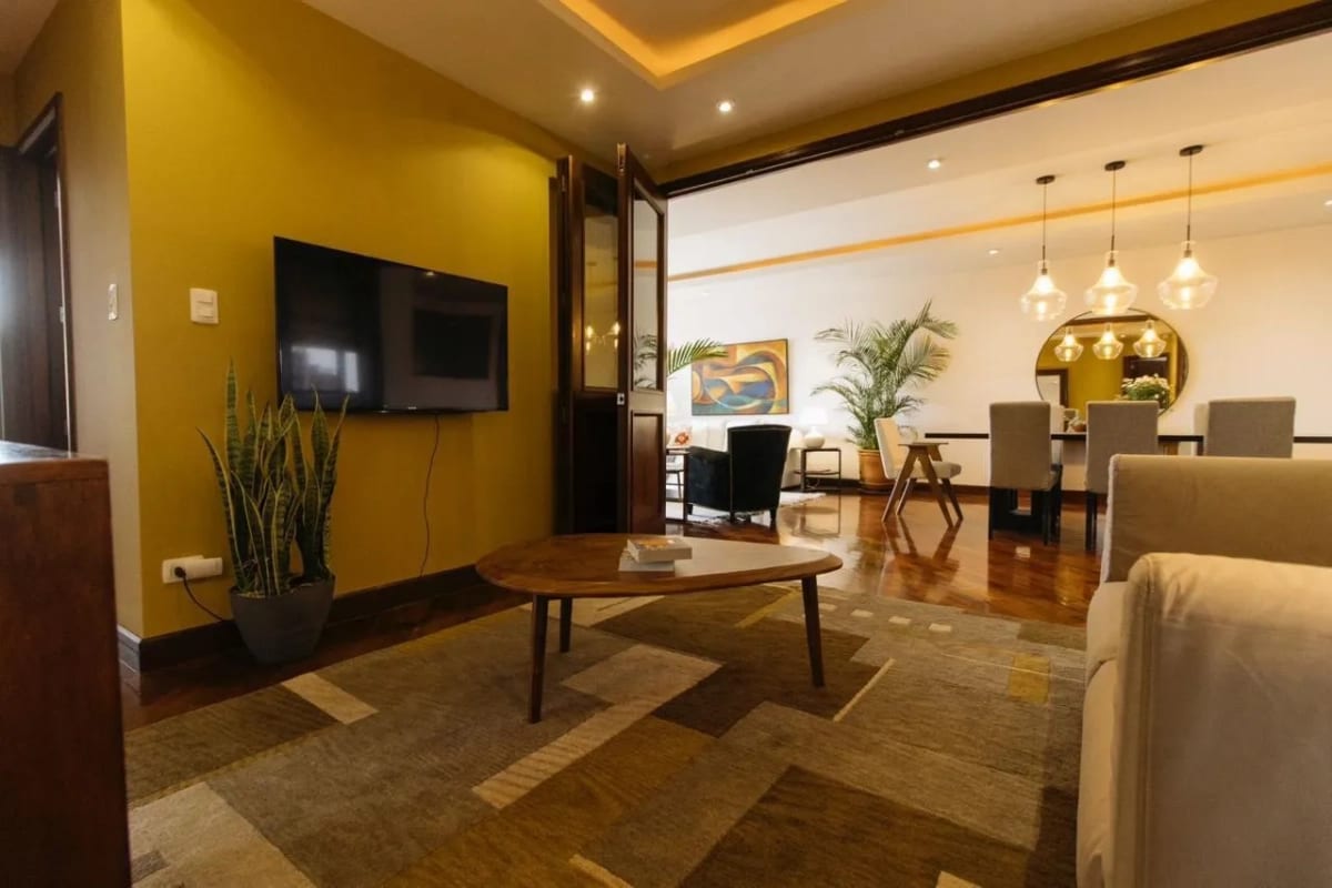 Lindo Apartamento Amueblado en Alquiler Zona 10 — Apartamento en Alquiler en Zona 10, Guatemala, Ciudad — foto 3 de 5