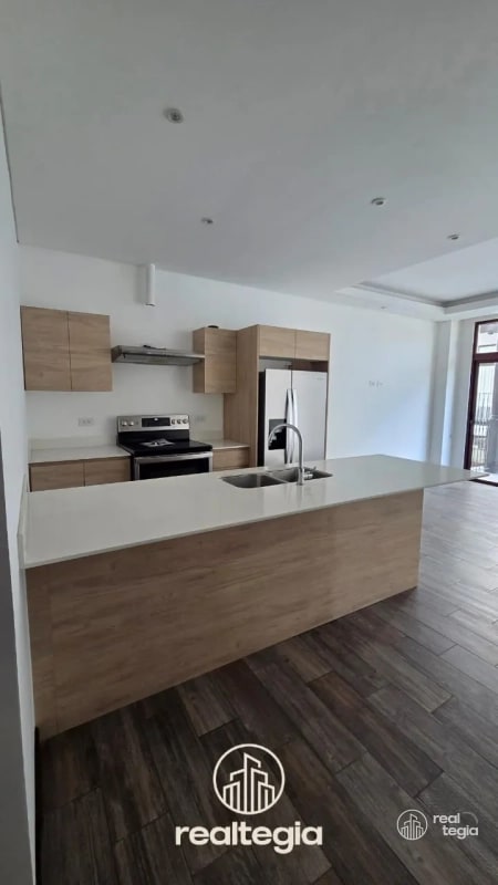 APARTAMENTO LIRIOS DE CAYALÁ ZONA 16 - 1