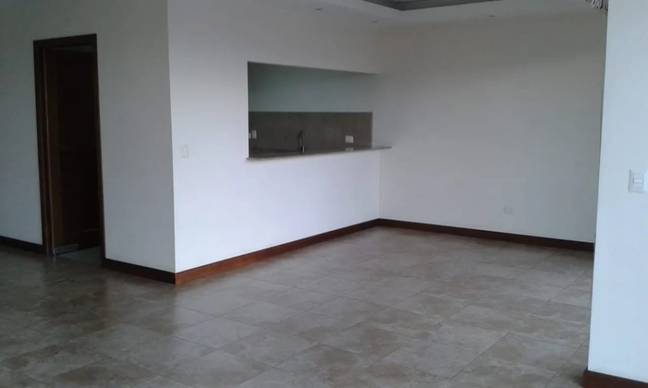 Apto. en Venta en Edificio Zona 10. — Apartamento en Venta en Zona 10, Guatemala, Ciudad — foto 1 de 17