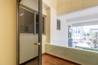 Apartamento en Alquiler | Edificio Cobella | Zona 14 | Amueblado y con balcón — Apartamento en Alquiler en Zona 10, Guatemala, Ciudad — miniatura 4 de 7