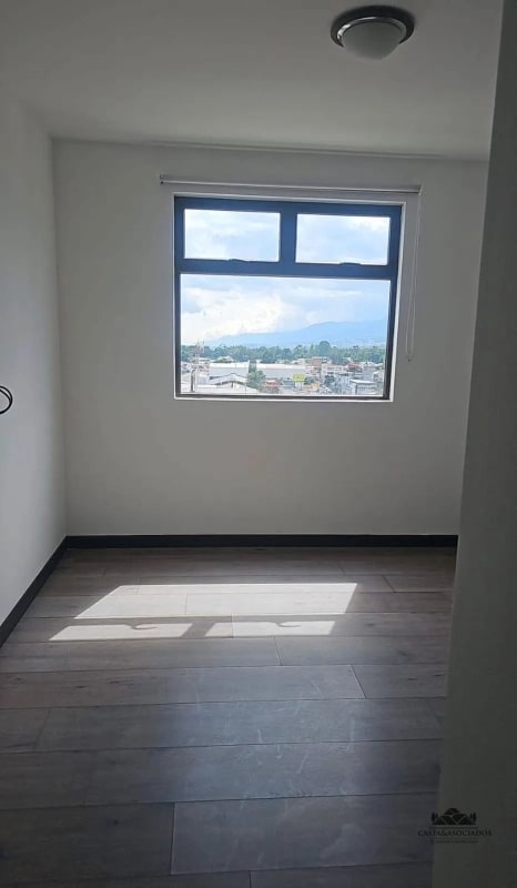 APARTAMENTO EN VENTA ZONA 7 - 11