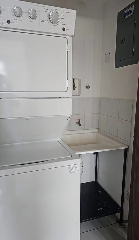APARTAMENTO EN VENTA ZONA 7 - 9