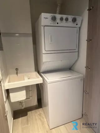 VENDO Apartamento  Parque 10, Zona 10 Full equipado!! — Apartamento en Venta en Parque 10, Zona 10, Guatemala, Ciudad — miniatura 4 de 10