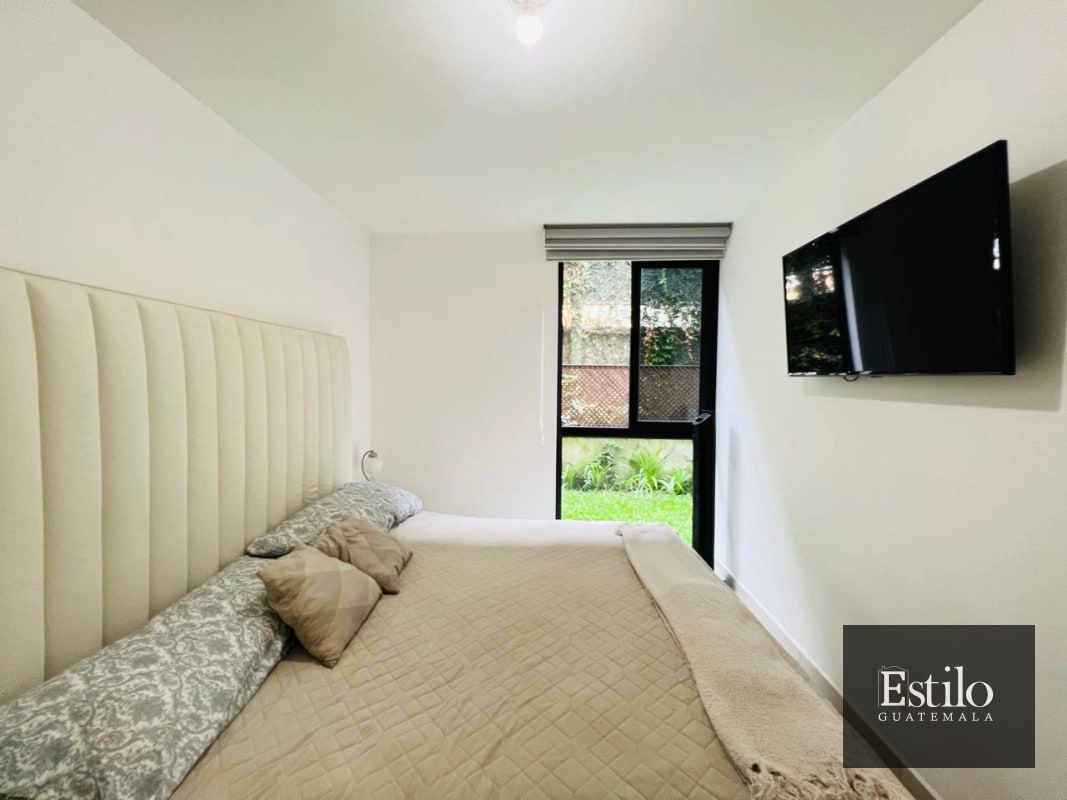 APARTAMENTO EN ZONA 10 - 6