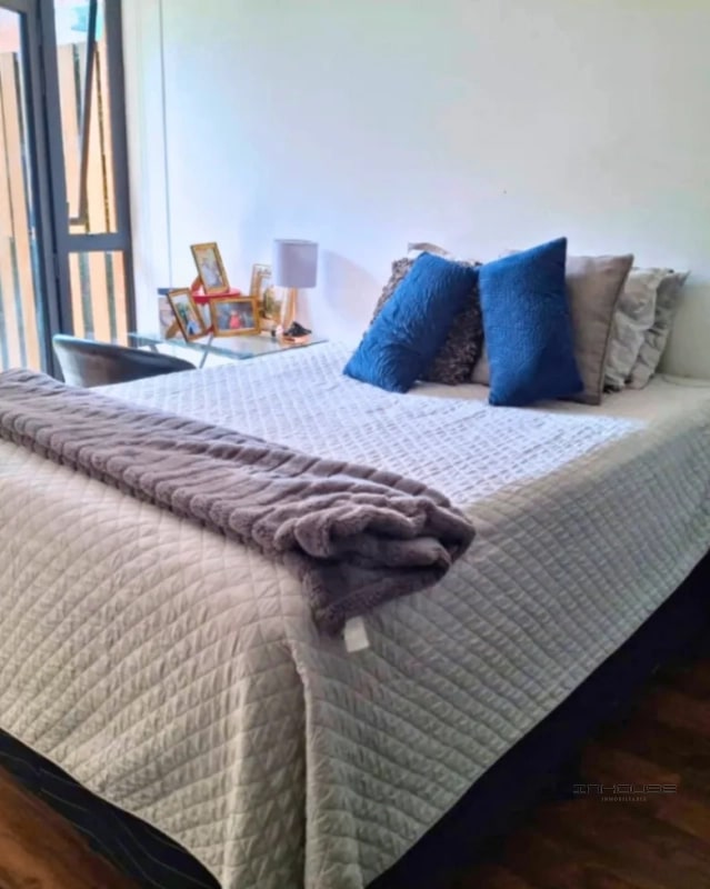 APARTAMENTO EN VENTA ZONA 11 EN PRIMER NIVEL CON JARDIN - 11