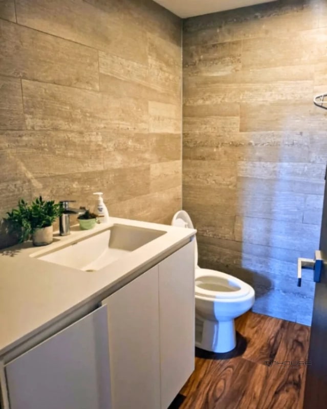 APARTAMENTO EN VENTA ZONA 11 EN PRIMER NIVEL CON JARDIN - 7