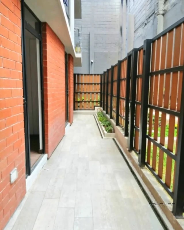 APARTAMENTO EN VENTA ZONA 11 EN PRIMER NIVEL CON JARDIN - 6