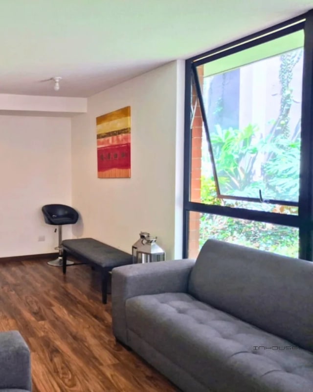 APARTAMENTO EN VENTA ZONA 11 EN PRIMER NIVEL CON JARDIN - 4