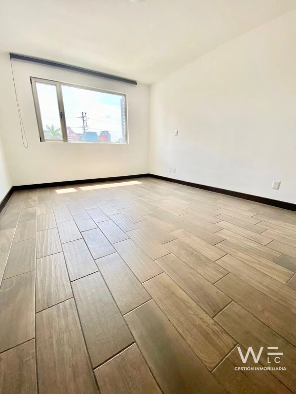 VENDO APARTAMENTO ZONA 10 - 9