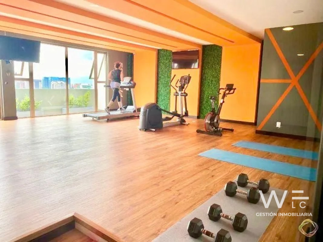 VENDO APARTAMENTO ZONA 10 - 6