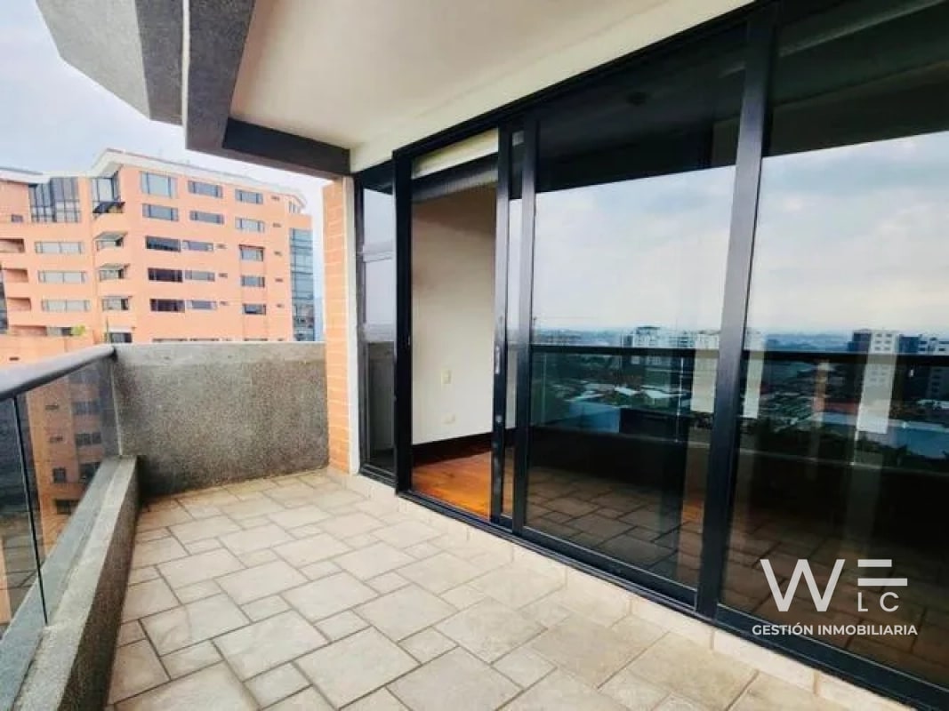 VENDO APARTAMENTO ZONA 14 - 11