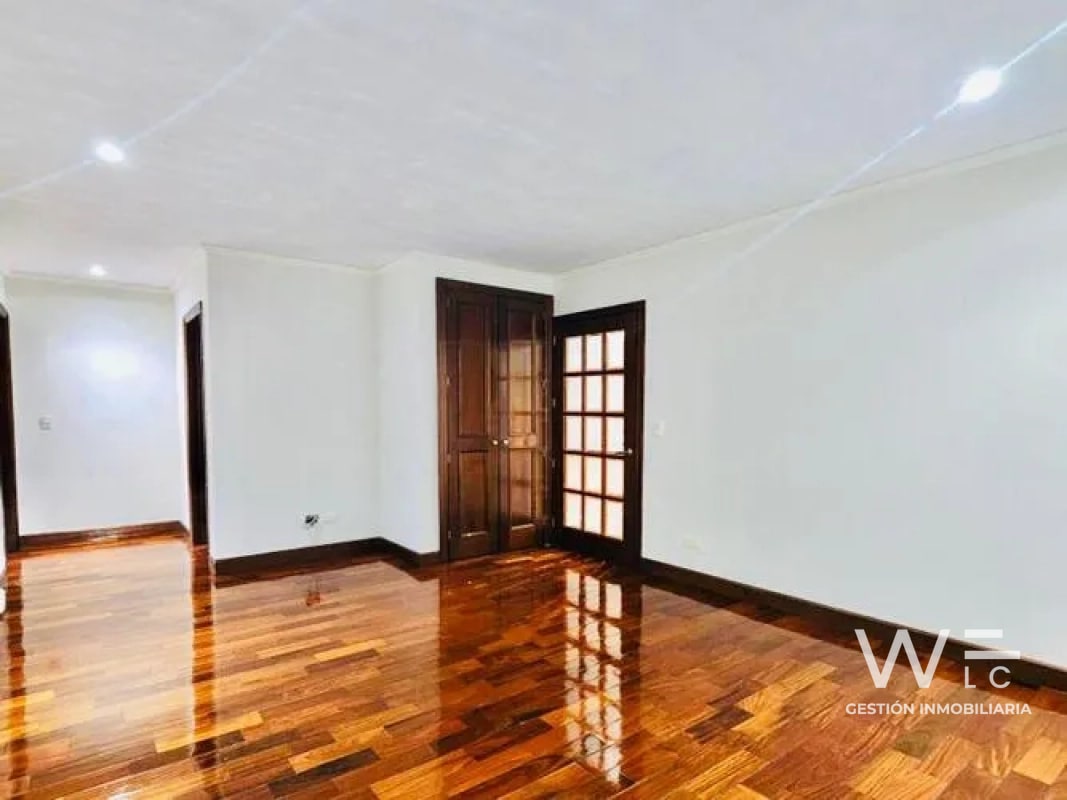 VENDO APARTAMENTO ZONA 14 - 9