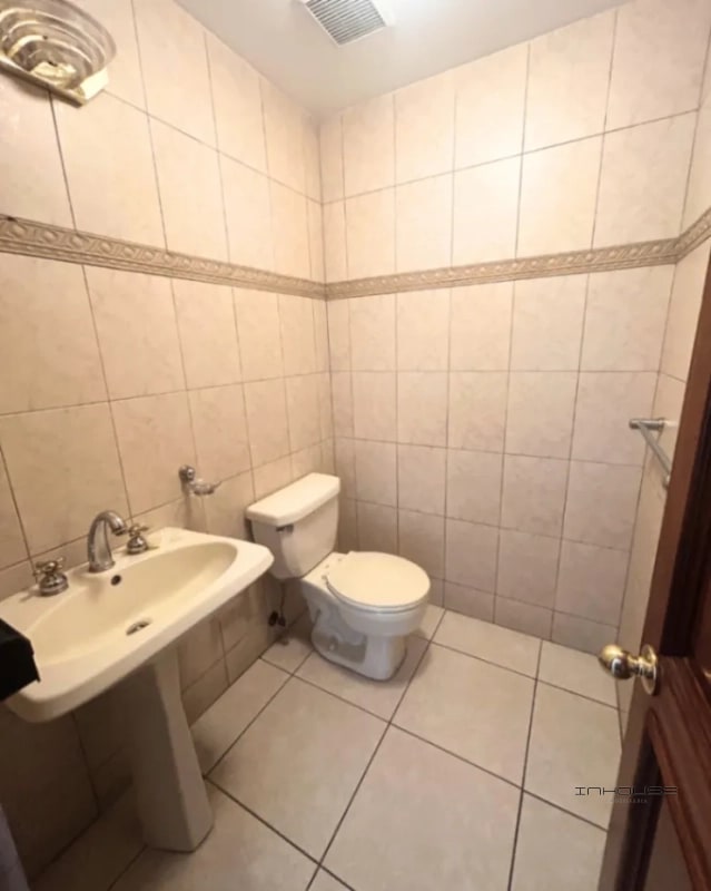 APARTAMENTO EN RENTA ZONA 10 EN NIVEL ALTO - 4