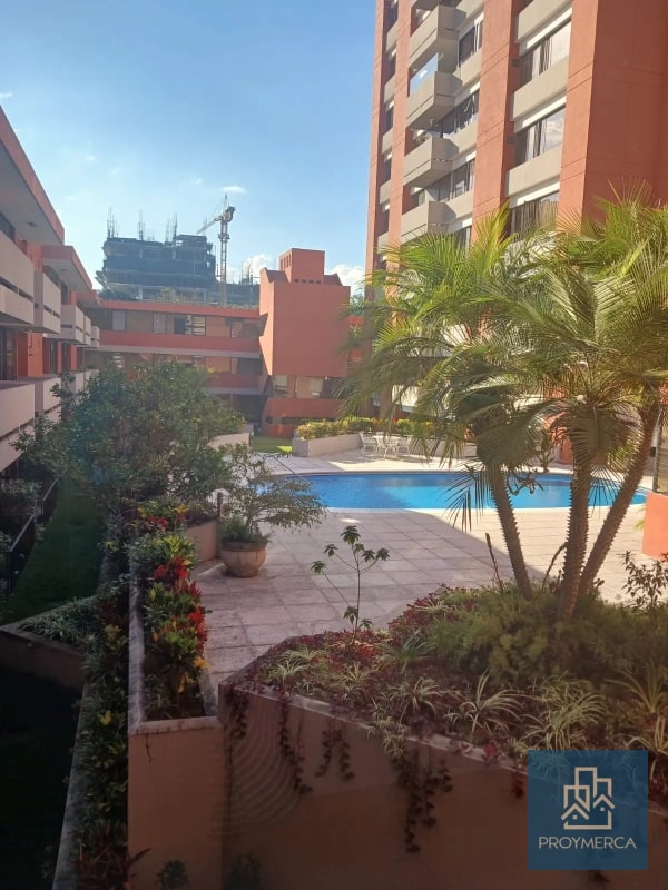 Apartamento con jardín en venta, Zona 10 - 3
