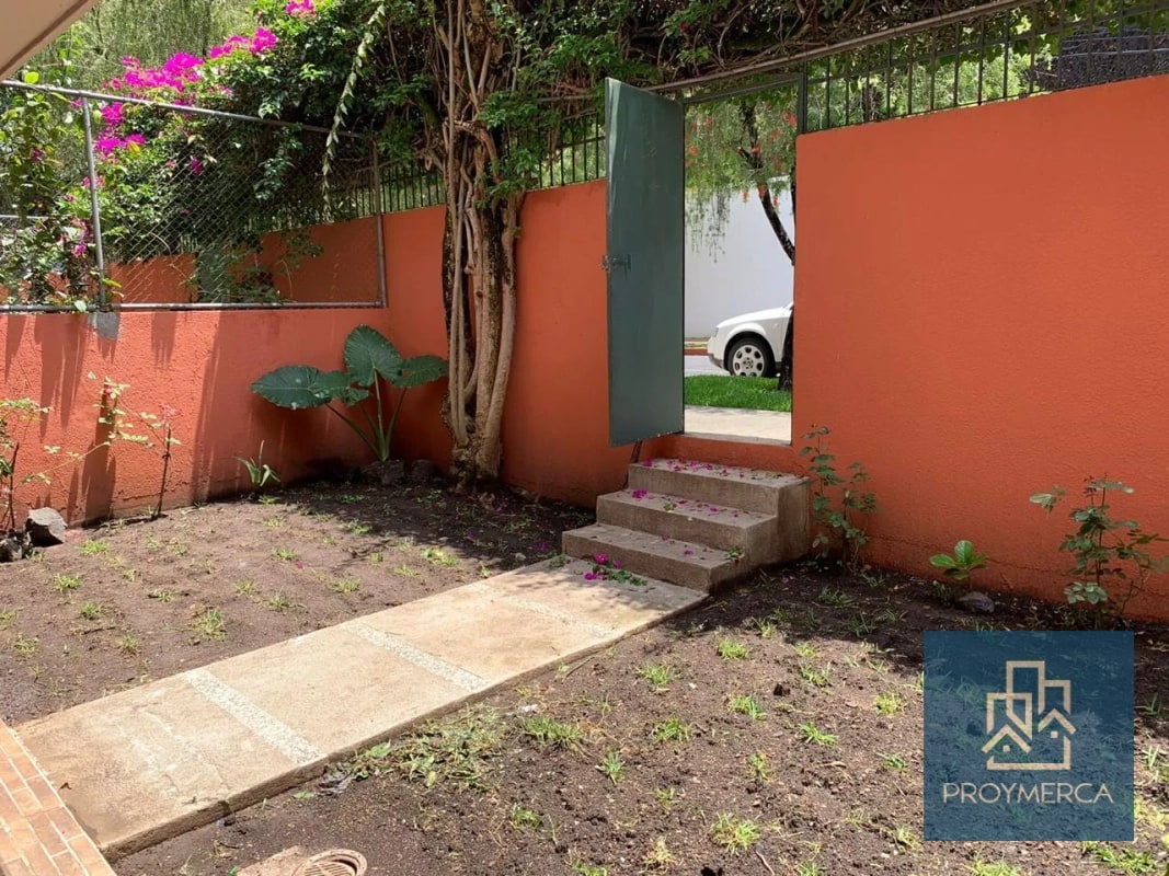 Apartamento con jardín en venta, Zona 10 - 2
