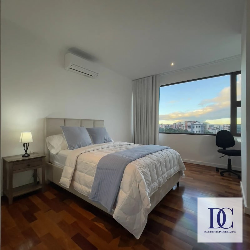 📍 APARTAMENTO AMUEBLADO EN RENTA – EDIFICIO LUCCA | ZONA 10 - 8