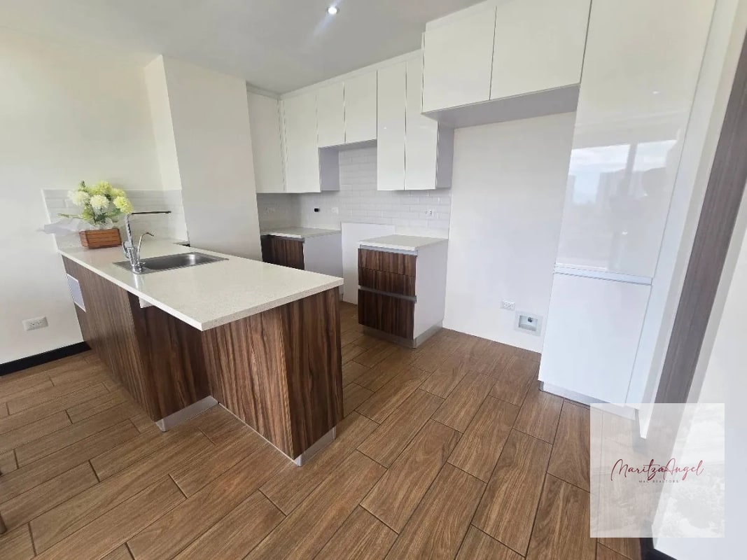 VENTA DE APARTAMENTO EN ZONA 15 TORRE PRAGA - 14