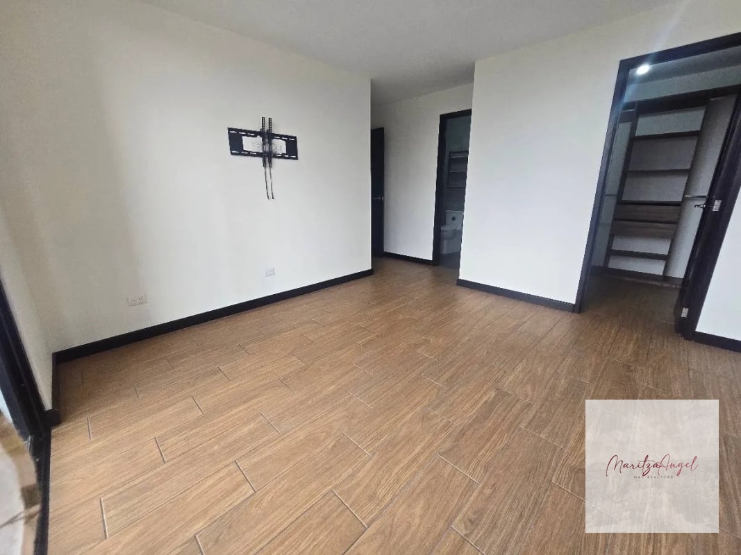 VENTA DE APARTAMENTO EN ZONA 15 TORRE PRAGA - 12