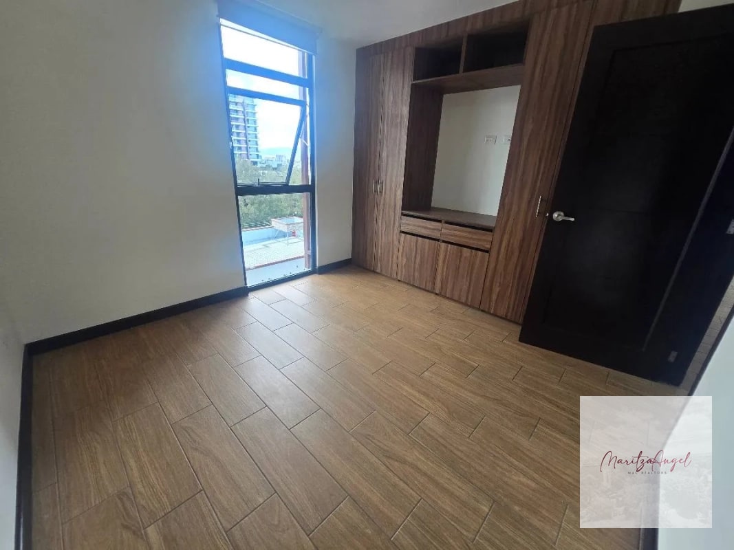 VENTA DE APARTAMENTO EN ZONA 15 TORRE PRAGA - 9