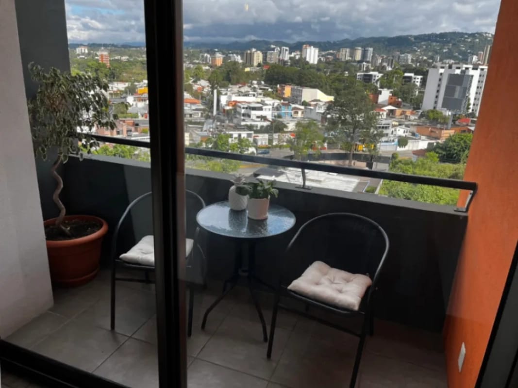 Apartamento amueblado en Zona 10 — Apartamento en Alquiler en Zona 10, Guatemala, Ciudad — foto 4 de 5