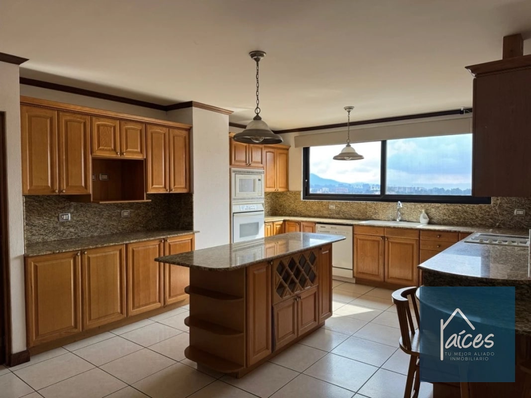 Apartamento PH en venta Zona 10 a una cuadra de La Estación (20) - 9