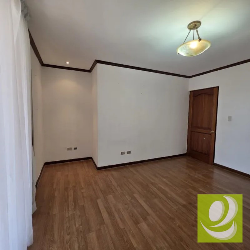 APARTAMENTO EN RENTA O VENTA EN CASTELLAR ZONA 10 - 4