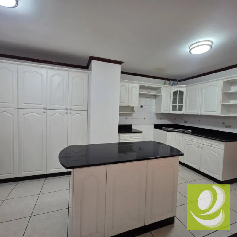 APARTAMENTO EN RENTA O VENTA EN CASTELLAR ZONA 10 - 3