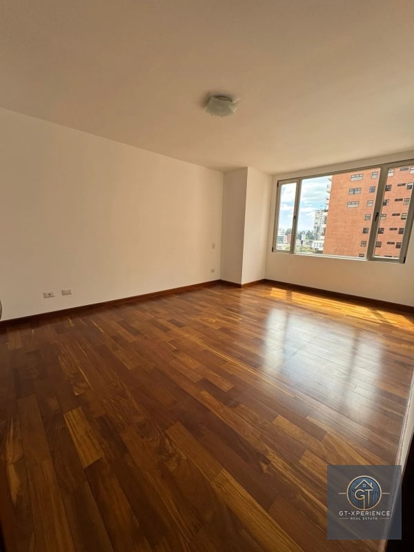 Lindo y amplio apartamento en edificio Aria, zona 10 - 11