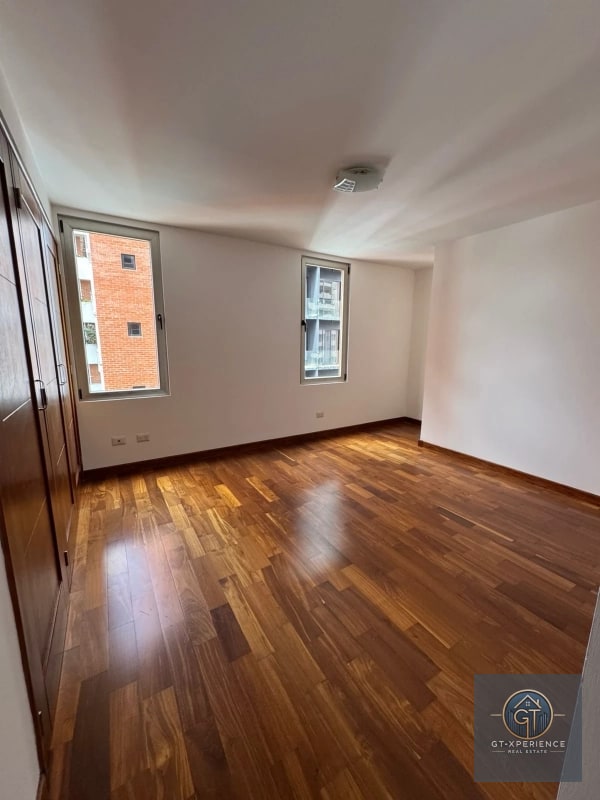 Lindo y amplio apartamento en edificio Aria, zona 10 - 10