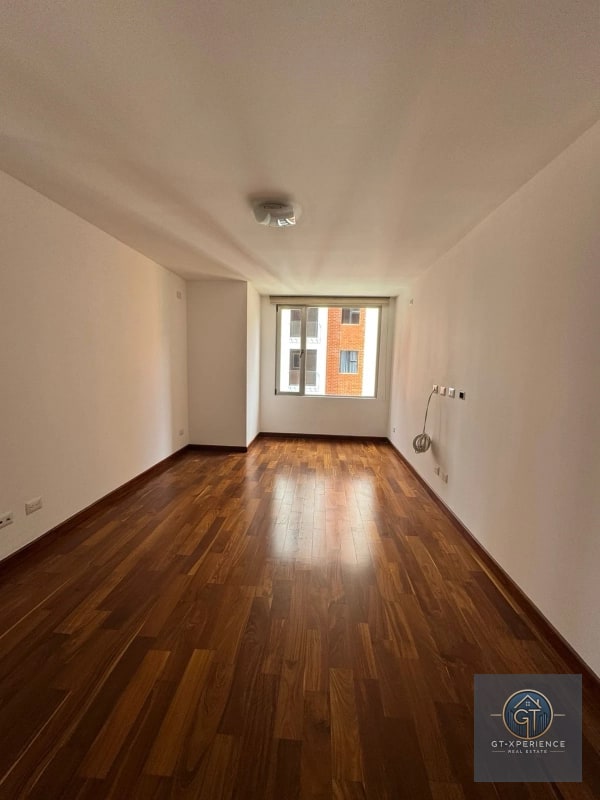 Lindo y amplio apartamento en edificio Aria, zona 10 - 9