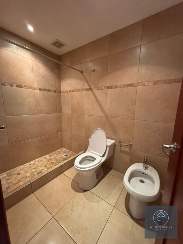 Lindo y amplio apartamento en edificio Aria, zona 10 - 8
