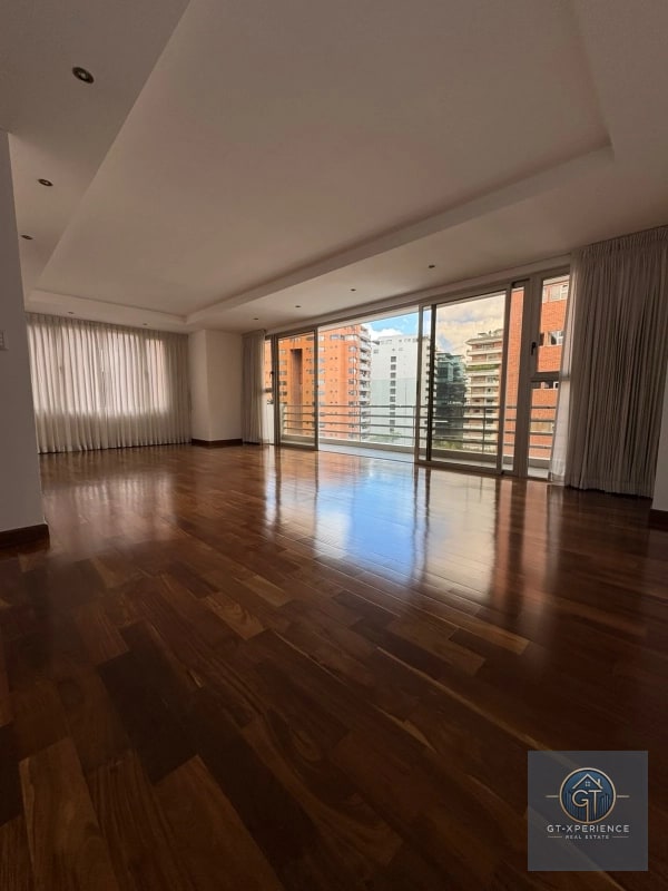 Lindo y amplio apartamento en edificio Aria, zona 10 - 2