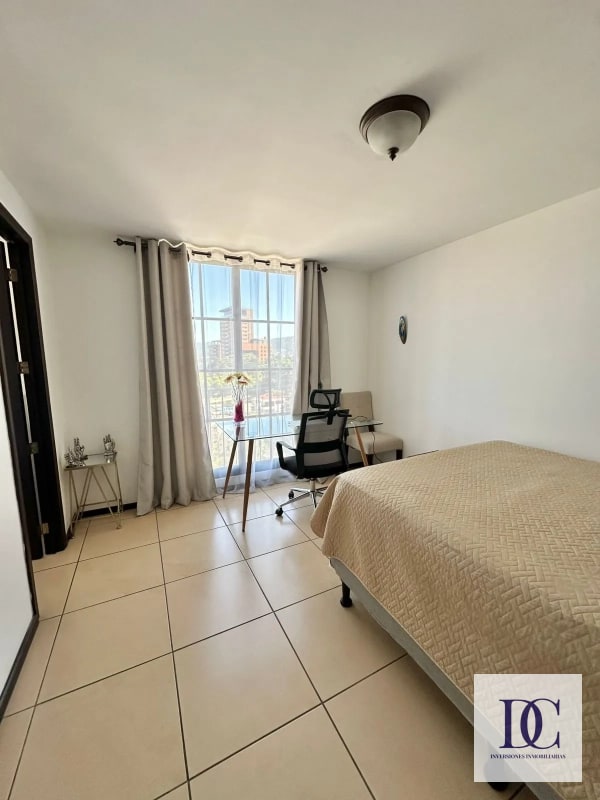 📍 APARTAMENTO EN RENTA AMUEBLADO – EDIFICIO MADELEINE | ZONA 10 - 5