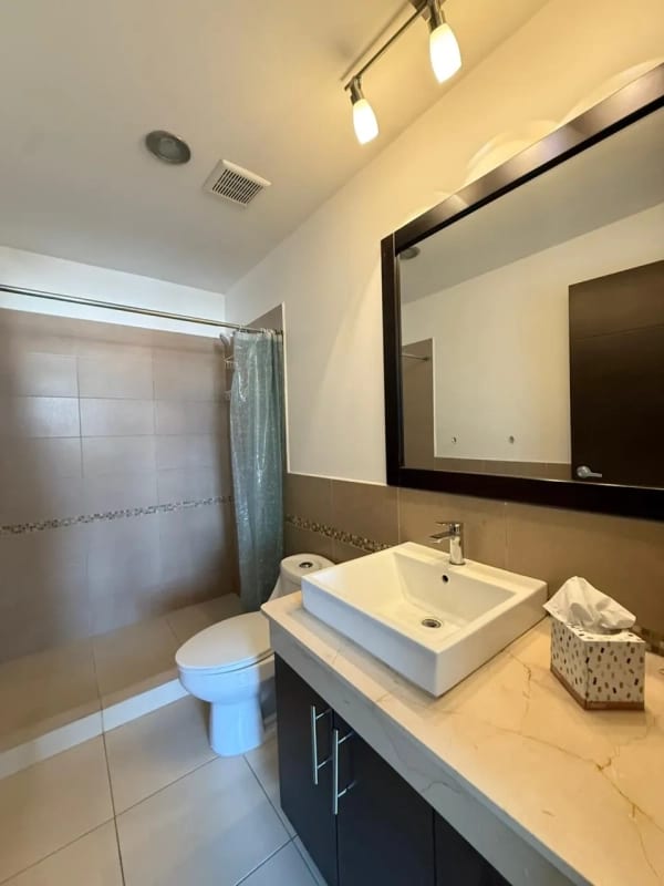 Vendo apartamento en zona 14 — Apartamento en Venta en Catania, Zona 14, Guatemala, Ciudad — foto 3 de 14
