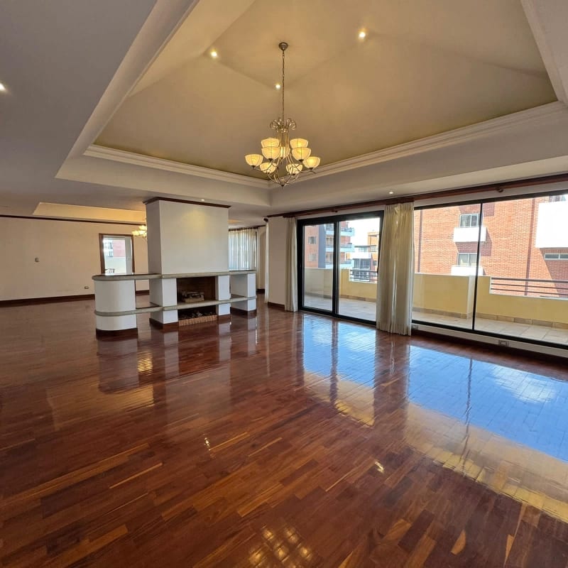 Apartamento en venta | 4 hab | 4 parqueos | Torre Castelar zona 10 — Apartamento en Venta en Torre Castelar, Zona 10, Guatemala, Ciudad — foto 11 de 13