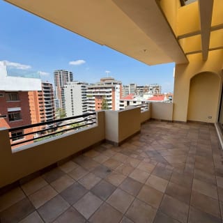 Apartamento en venta | 4 hab | 4 parqueos | Torre Castelar zona 10 — Apartamento en Venta en Torre Castelar, Zona 10, Guatemala, Ciudad — miniatura 2 de 13
