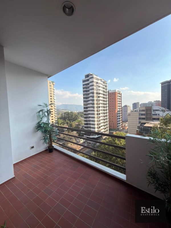 APARTAMENTO EN RENTA ZONA 14 - 1