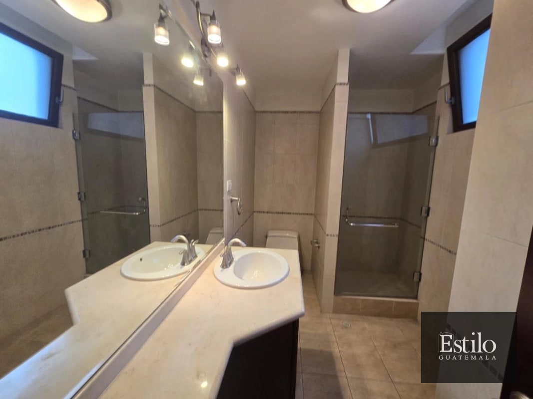 APARTAMENTO EN RENTA ZONA 14 - 5