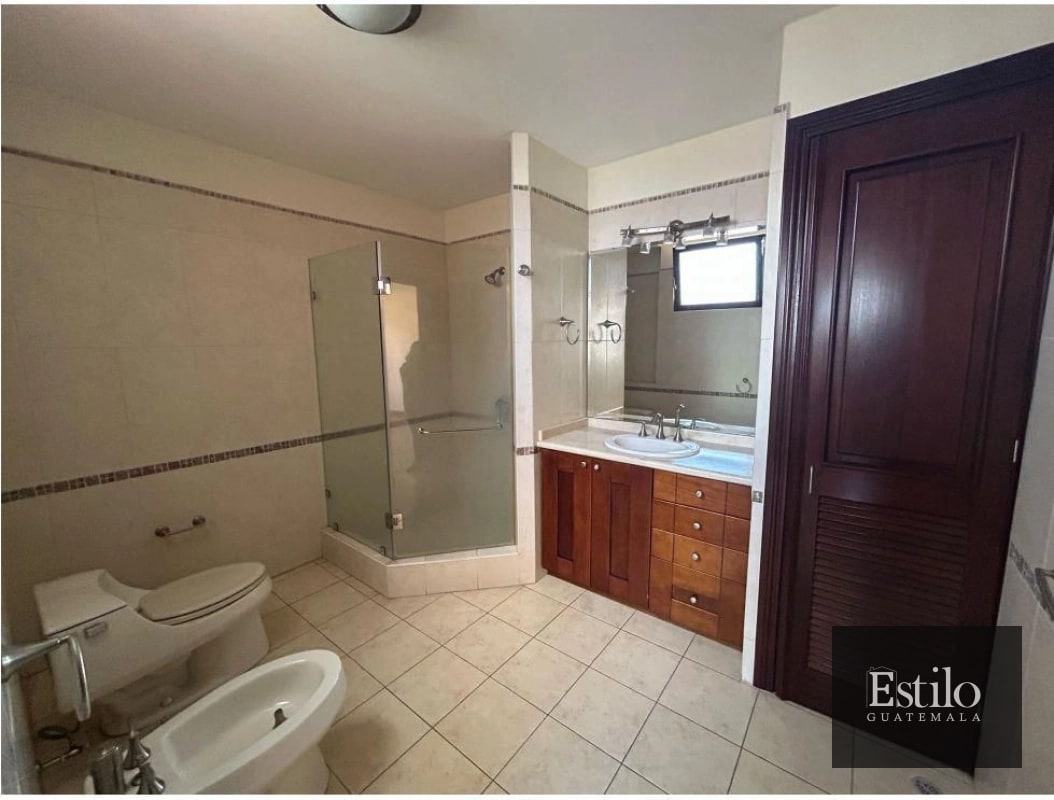 APARTAMENTO EN RENTA ZONA 14 - 2