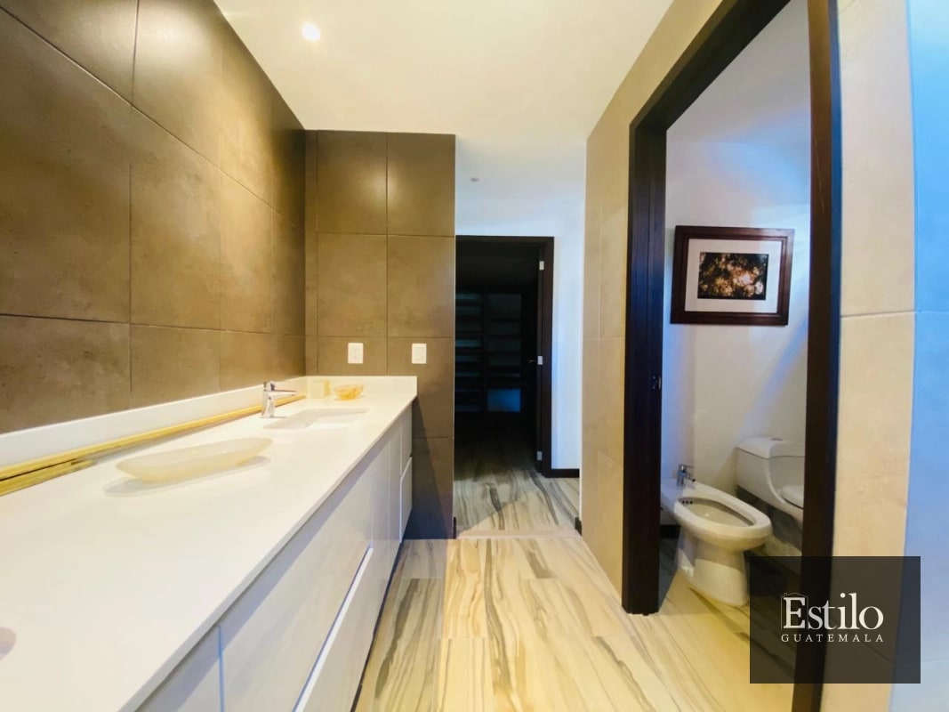 EXCLUSIVO APARTAMENTO  ZONA 14 - 6
