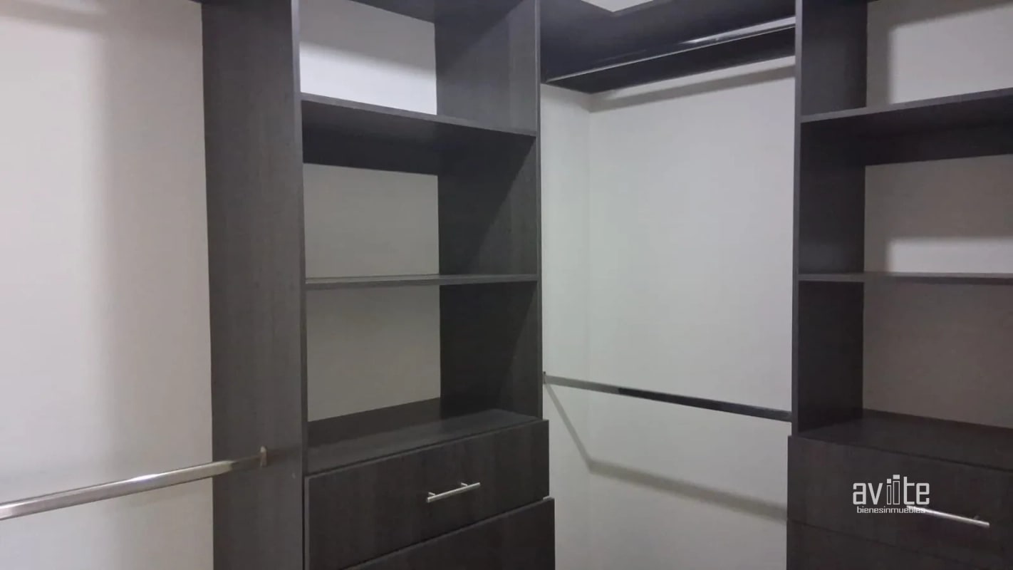 Condado Naranjo, aparamento nivel medio con balcón Q1,400,000 - 7