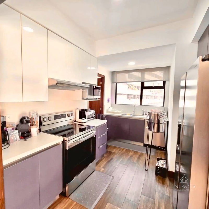 Zona 14 • Apartamento en Venta • Edificio Casa Roble - 1